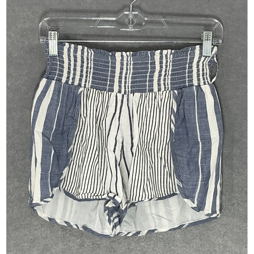 Saylor Woman Shorts Sz M Striped Blue White Elastic Waist Beachy Summer‎